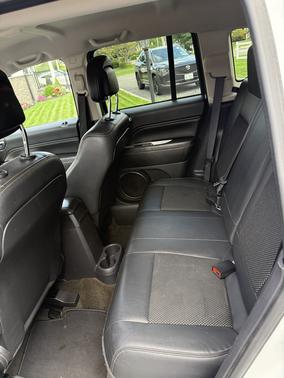 White 2016 Jeep Compass Latitude