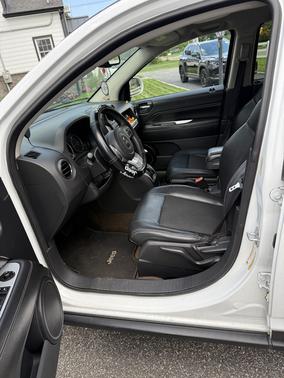 White 2016 Jeep Compass Latitude