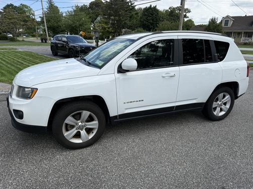 White 2016 Jeep Compass Latitude