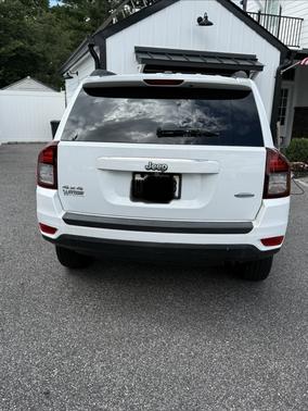 White 2016 Jeep Compass Latitude