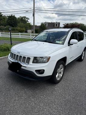 White 2016 Jeep Compass Latitude