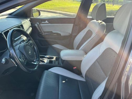 Blue 2019 Kia Sportage EX