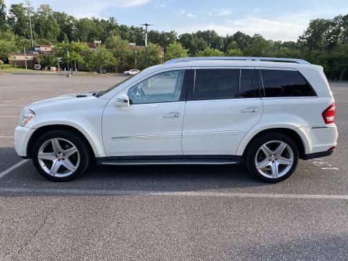 Photo 2 of 20 of 2012 Mercedes-Benz GL-Class GL 550 4MATIC