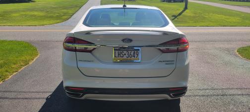 Photo 5 of 15 of 2017 Ford Fusion Platinum