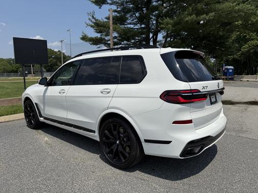 2023 BMW X7 xDrive40i