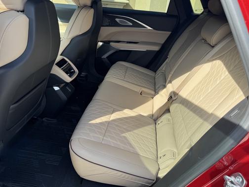 2024 Cadillac LYRIQ Luxury