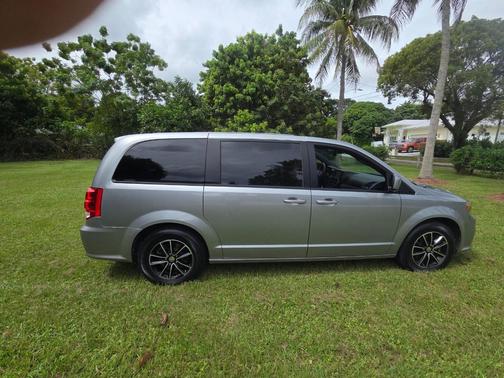Gray 2019 Dodge Grand Caravan GT