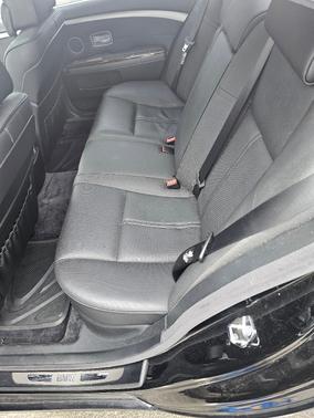 Black 2008 BMW 750 i