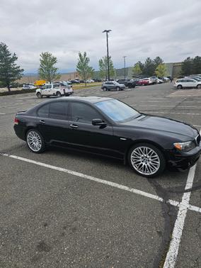 Black 2008 BMW 750 i