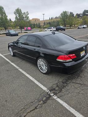 Black 2008 BMW 750 i
