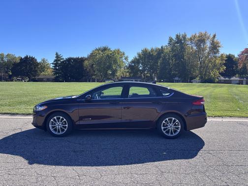 Brown 2019 Ford Fusion Hybrid SE