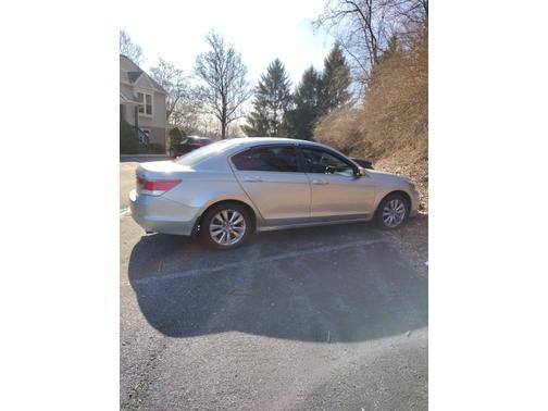 Photo 1 of 5 of 2011 Honda Accord EX-L