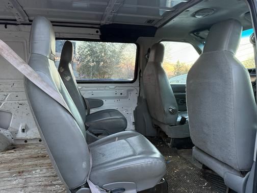 2009 Ford E250 Base
