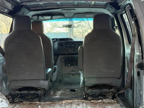 2009 Ford E250 Base