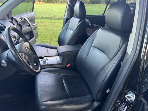 2013 Toyota Highlander SE