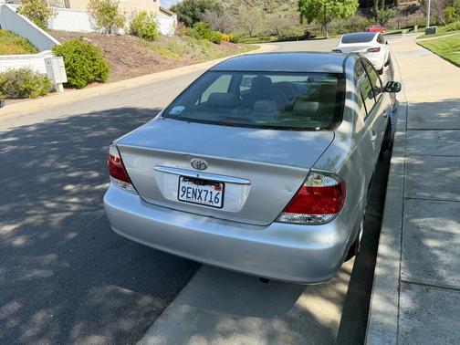 Silver 2005 Toyota Camry LE