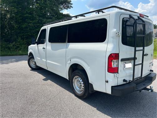 2015 Nissan NV Passenger NV3500 HD S V6