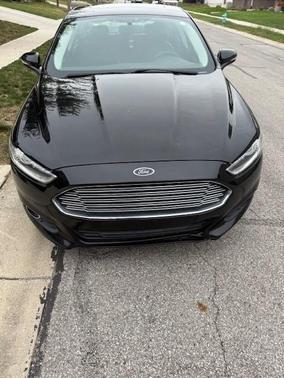 Black 2016 Ford Fusion SE