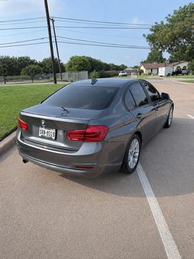 Gray 2018 BMW 320 i
