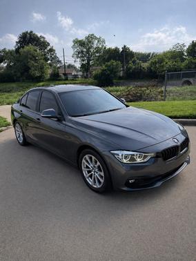 Gray 2018 BMW 320 i