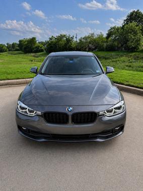 Gray 2018 BMW 320 i