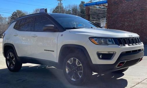White 2018 Jeep Compass Trailhawk