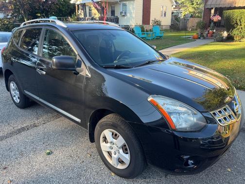Black 2015 Nissan Rogue Select S