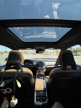 Gold 2017 Volvo XC90 Hybrid T8 Inscription