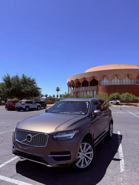 Gold 2017 Volvo XC90 Hybrid T8 Inscription
