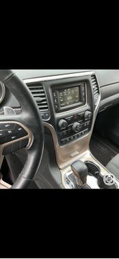 Gray 2017 Jeep Grand Cherokee Laredo