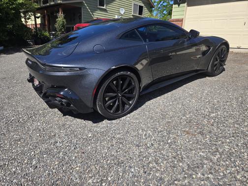 2020 Aston Martin Vantage Base