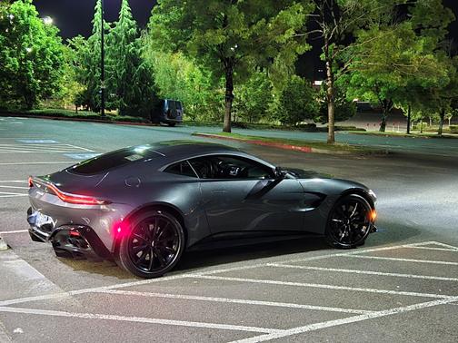 2020 Aston Martin Vantage Base