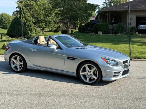 Gray 2014 Mercedes-Benz SLK-Class SLK 350