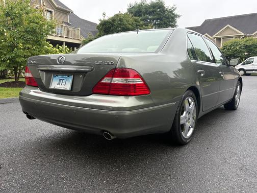 Green 2005 Lexus LS 430 Base