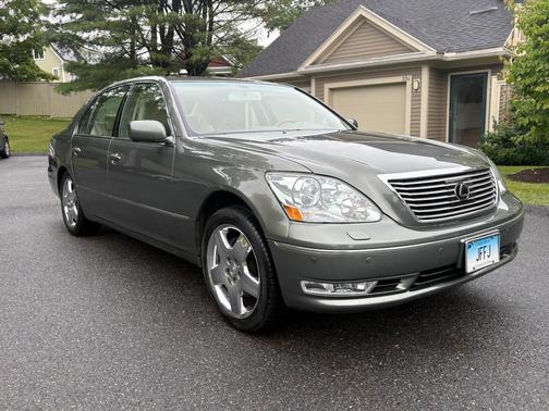 Green 2005 Lexus LS 430 Base