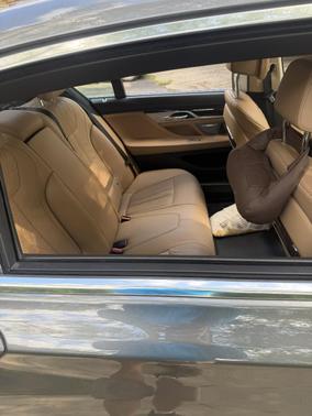 Gray 2018 BMW 740 i xDrive