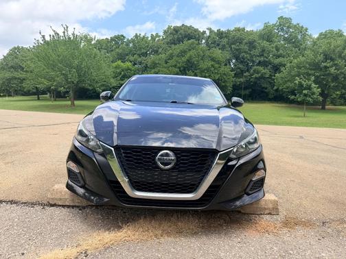 Black 2019 Nissan Altima 2.5 S