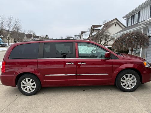 2015 Chrysler Town & Country Touring