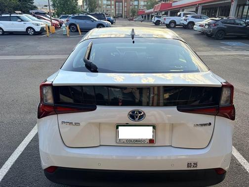 White 2021 Toyota Prius LE