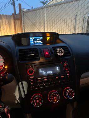 White 2015 Subaru Forester 2.5i