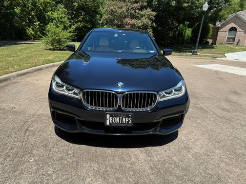 Blue 2018 BMW 750 i xDrive