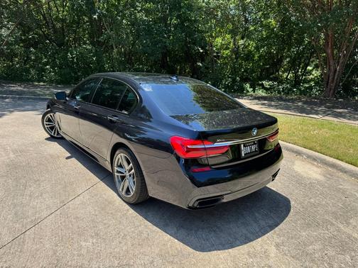 Blue 2018 BMW 750 i xDrive