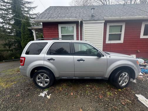 Gray 2010 Ford Escape XLT