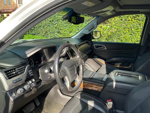 White 2016 GMC Yukon Denali