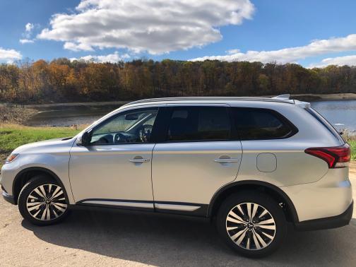 2020 Mitsubishi Outlander SE