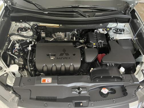 2020 Mitsubishi Outlander SE