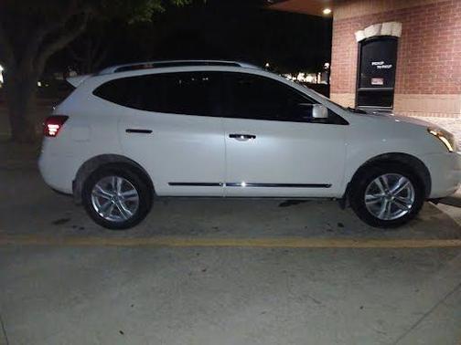 White 2013 Nissan Rogue SV