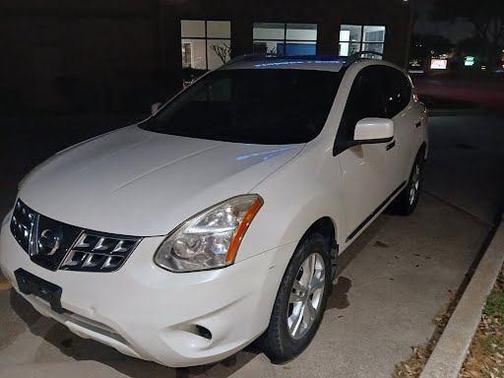 White 2013 Nissan Rogue SV