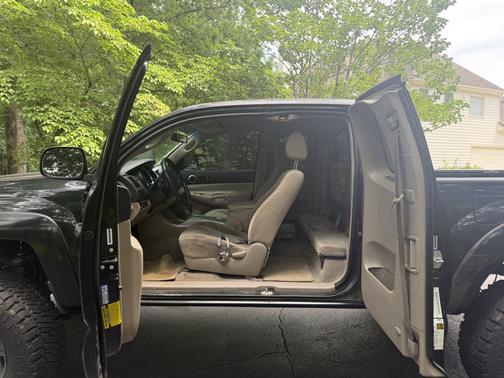 Black 2008 Toyota Tacoma PreRunner