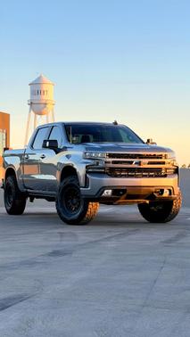 Gray 2019 Chevrolet Silverado 1500 RST